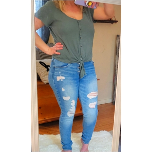 American Eagle Crop Top ◇ - Picture 2 of 5